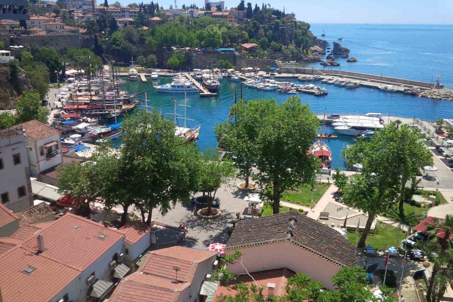 Antalya Sea front is dotted with cafes and eateries, Kaleici is a centre for sophisticated eateries; Antalya city centre is full of shops and eateries, Antalya shopping malls, the latest fashion in Antalya, and Restaurants in Antalya.